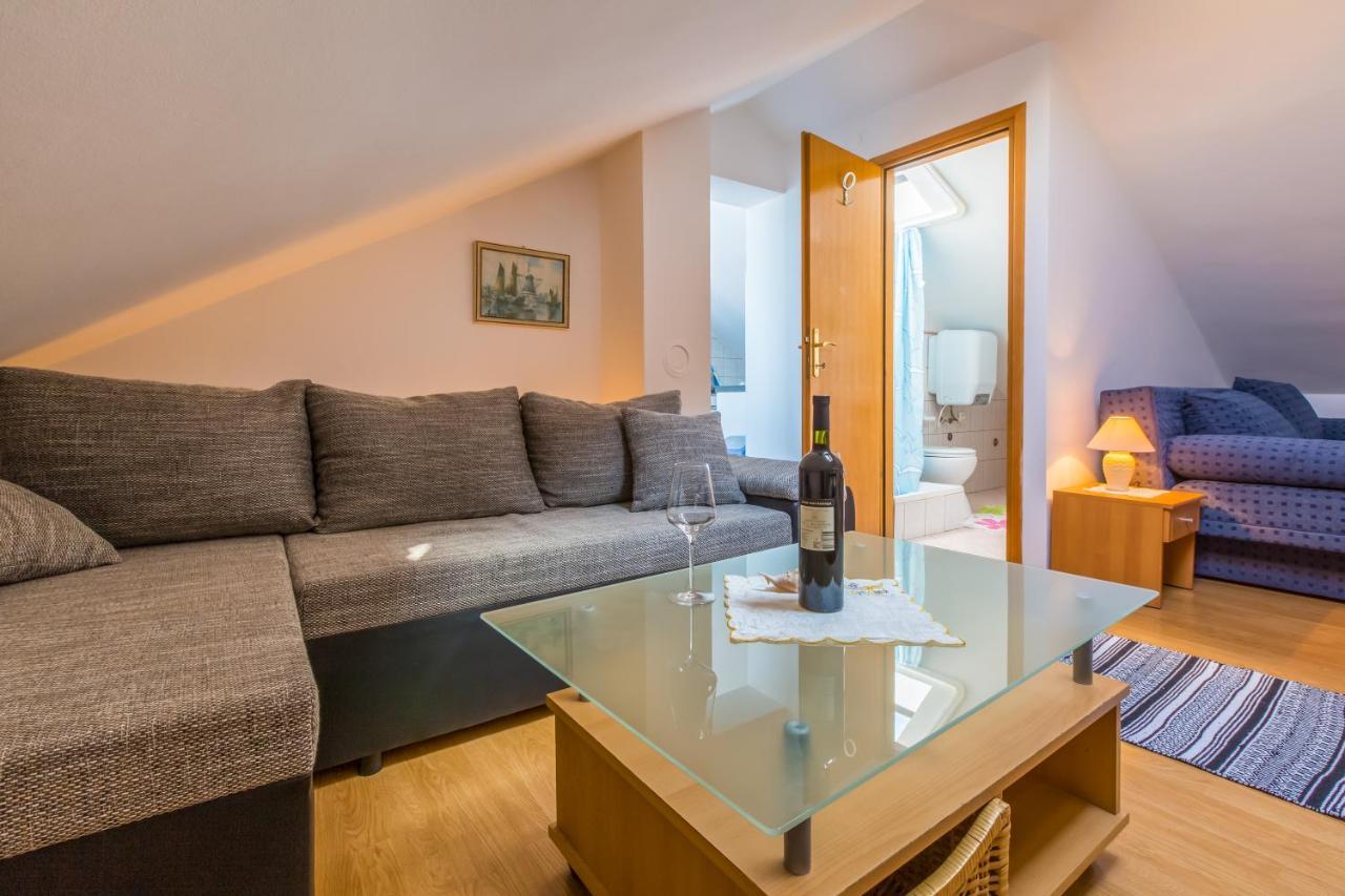 Apartmani Tena Selce Exterior foto